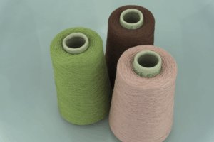 Cariaggi.  Art. MONOPOLI BIS  Состав: 70% Меринос ( WV ), 10% Кашемир ( WS ), 20% Вискоза ( VI ).  Метраж пряжи: 1800м/100гр. ( 2/36 ) 