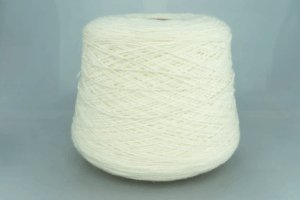 DI.VE. S.p.A.  Art. CONNERMARA 70  Col. 010433 ( Белоснежный )  Состав: 70% Меринос ( WV ), 30% PA.  Метраж пряжи: 350м/100гр. ( 3.5 ) 