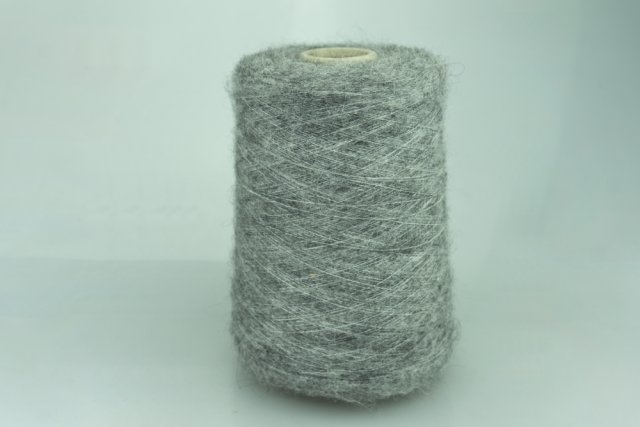 FILITALY LAB s.r.l. Art. CALLAO BRUSHED Col. 1311 GRIGIO MED. ( Серый меланж ) Состав: 55% КидМохер, 10% Меринос, 35% PA. Метраж пряжи: 15000м/100гр. (15000)