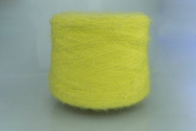 POOL FILATI s.r.l  Art. MOHAIR  Col. 1265 GIALLO ( Злёный лимон )  Состав: 30% КидМохер, 40% PL, 30% PA.   Метраж пряжи: 900м/100гр. ( 9000 ) 