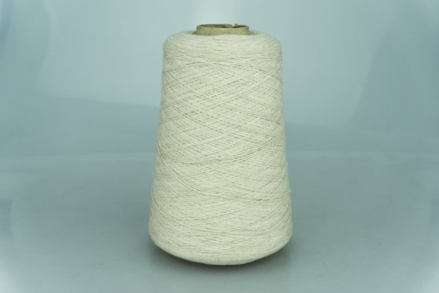 KNOLL. Art. LAMBSWOOL EXTRAFINE Col. 201227 SABBIA ( Песок ) Состав: 100% Тонкорунная шерсть ягнят. Метраж пряжи: 1400м/100гр. ( 2/28 )