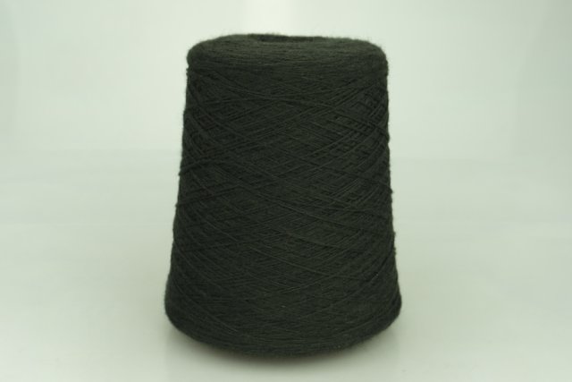 NEW MILL S.p.A. Art. ANGORA 50/50 Col. 109539 ( Тёмно-зелёный ) Состав: 50% Ангора ( WA ), 40% Меринос ( WV ), 10% ПА. Метраж пряжи: 800м/100гр. ( 2/16000 )