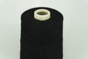 GRUPPO FILPUCCI INDUSTRIE FILATI  Art. MAJESTIC  Col. 120 NERO ( Чёрный )  Состав: 100% Меринос ( Exsrafine Geelong Wool ).  Метраж пряжи: 1500м/100гр. ( 15000 ) 