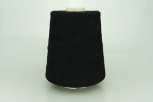GRUPPO FILPUCCI INDUSTRIE FILATI  Art. MAJESTIC  Col. 120 NERO ( Чёрный )  Состав: 100% Меринос ( Exsrafine Geelong Wool ).  Метраж пряжи: 1500м/100гр. ( 15000 ) 