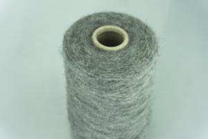 FILITALY LAB s.r.l.  Art. CALLAO BRUSHED  Col. 1311 GRIGIO MED. ( Серый меланж )  Состав: 55% КидМохер, 10% Меринос, 35% PA.  Метраж пряжи: 15000м/100гр. (15000) 