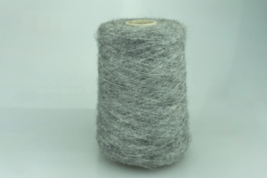 FILITALY LAB s.r.l.  Art. CALLAO BRUSHED  Col. 1311 GRIGIO MED. ( Серый меланж )  Состав: 55% КидМохер, 10% Меринос, 35% PA.  Метраж пряжи: 15000м/100гр. (15000) 