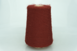 LINEAPIU' ITALIA S.P.A.  Art. CAMELOT  Col. 197000S ROSSO ( Красный )  Состав: 67% Супер КидМохер ( WM ), 3% Меринос ( WV ), 30% PA.  Метраж пряжи: 2200м/100гр. (22000) 