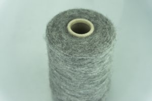 FILITALY LAB s.r.l.  Art. CALLAO BRUSHED  Col. 1311 GRIGIO MED. ( Серый меланж )  Состав: 55% КидМохер, 10% Меринос, 35% PA.  Метраж пряжи: 15000м/100гр. (15000) 
