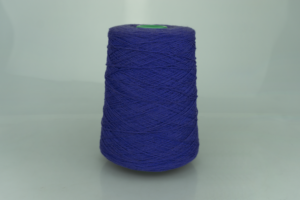 HINCHLIFFE & SONS LTD  Art. LAMBSWOOL  Col. SHADE VIOLETTA 296 ( Слива )   Состав: 100% Тонкорунная шерсть ягнят  Метраж пряжи: 850м/100гр. ( 2/17 ) 