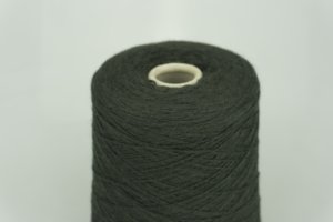 NEW MILL S.p.A.  Art. ANGORA 50/50  Col. 109539 ( Тёмно-зелёный )  Состав: 50% Ангора ( WA ), 40% Меринос ( WV ), 10% ПА.  Метраж пряжи: 800м/100гр. ( 2/16000 ) 