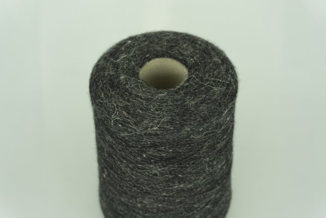 LANIFICIO DELL'OLIVO S.p.a. Art. LINOLANA Col. 30 ( Графит с сединой ) Состав: 20% Лён ( LI ), 35% Меринос ( WV ), 45% PC. Метраж пряжи: 2000м/100гр. ( 20000 )