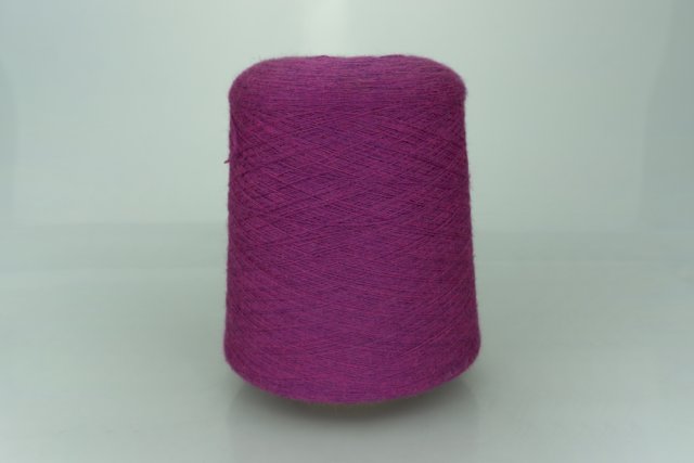 AZETA FILATI Art. ALPI Col. 8796 ( Фуксия с фиолетовым подтоном ) Состав: 50% Альпака ( WP ), 30% Меринос ( WV ), 20% PA ( Акрил ). Метраж пряжи: 1400м/100гр. (2/28000)