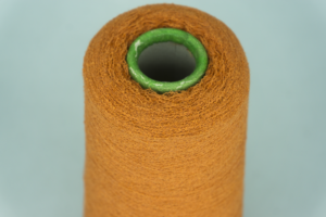 PRISMA RICERCHE S.R.L.  Art. MOUSSE  Col. 17-1353 ORANGE ( Апельсин )  Состав: 60% Хлопок ( CO ), 40% Акрил ( PA ).  Метраж пряжи: 3000м/100гр. ( 30000 ) 