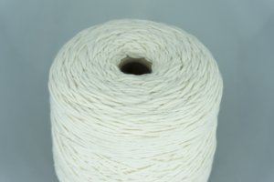 GRUPPO FILPUCCI INDUSTRIE FILATI  Art. XXL  Col. 300 BIANCO ( Белый )  Состав: 60% Меринос ( WV ), 40% Акрил ( PA ).  Метраж пряжи: 130м/100гр. ( 1300 ) 