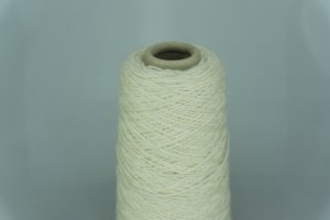 LANIFICIO DELL'OLIVO S.p.a.  Art. QUEEN  Col. 10 ( Белый )  Состав: 70% Меринос ( WV ), 30% Альпака ( WP ).  Метраж пряжи: 375м/100гр. ( 4/15000 ) 