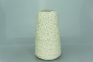 LANIFICIO DELL'OLIVO S.p.a.  Art. QUEEN  Col. 10 ( Белый )  Состав: 70% Меринос ( WV ), 30% Альпака ( WP ).  Метраж пряжи: 375м/100гр. ( 4/15000 ) 