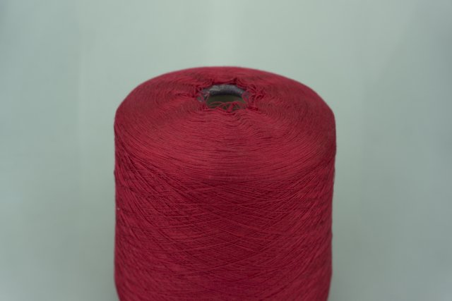 BOTTO POALA. Art. DRAGON Col. 064 SMALT ( Красный ) Состав: 100% Шёлк ( SE ). Метраж пряжи: 3000м/100гр. ( 2/120*2 )