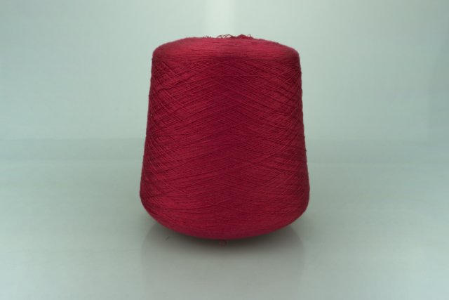 BOTTO POALA. Art. DRAGON Col. 064 SMALT ( Красный ) Состав: 100% Шёлк ( SE ). Метраж пряжи: 3000м/100гр. ( 2/120*2 )