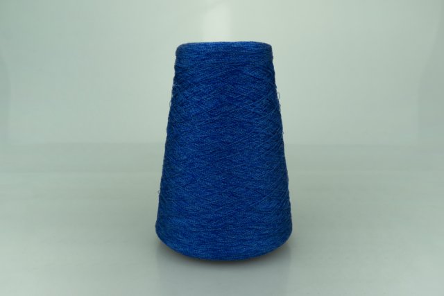 HASEGAWA CO.LTD Art. ZEST Col. CHA2 ELEC.BLUE ( Мулине: синий, голубой ) Состав: 63% Хлопок ( CO ), 37% Шёлк ( SE ). Метраж пряжи: 3000м/100гр. ( 1/30 )