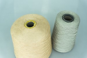 BOTTO POALA.  Art. DRAGON  Состав: 100% Шёлк ( SE ).  Метраж пряжи: 3000м/100гр. ( 2/120*2 ) 