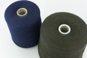 Cariaggi  Art. FLANELL  Состав: 80% Меринос ( WV ), 20% Кашемир ( WS ).  Метраж пряжи: 2000м/100гр. (2/40) 