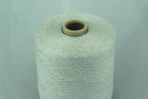C.T.F. Art. FREISA Col. 3305 ( Жемчуг )  Состав: 88% Лён ( LI ), 12% Полиамид ( PA ).  Метраж пряжи: 2050м/100гр. ( 1/20500 ) 