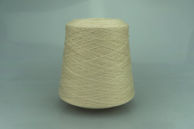 LORO PIANA. Art. BABY CASHMERE Col. CARAMEL ( Светлый беж. ) Состав: 100% Кашемир ( WS ). Метраж пряжи: 1300м/100гр. ( 2/26 )