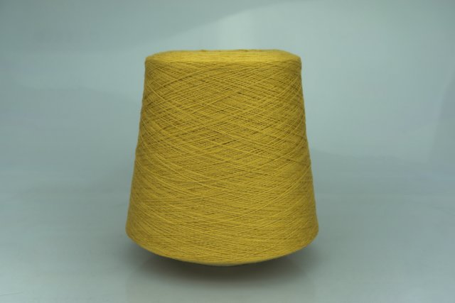 LORO PIANA.  Art. BABY CASHMERE  Col. MUSTARD ( Горчица )  Состав: 100% Кашемир ( WS ).  Метраж пряжи: 1300м/100гр. ( 2/26 ) 