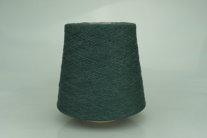 LORO PIANA.  Art. BABY CASHMERE  Col. CONIFERE ( Зелёный лес )  Состав: 100% Кашемир ( WS ).  Метраж пряжи: 1300м/100гр. ( 2/26 ) 