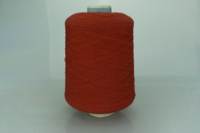 MANIFATTURA SESIA SRL Art. CRISPY Col. 0163 ( Красный ) Состав: 100% Меринос ( WV ). Метраж пряжи: 1200м/100гр. ( 2/48*2 )