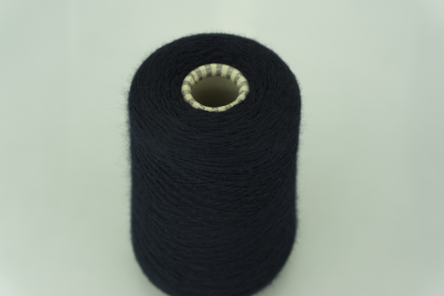 Tollegno 1900. Art. HARMONY / WOOLMAR Col. 9/10215 MARINO / RENO ( Чернильный ) Состав: 100% Меринос ( WV ). Метраж пряжи: 1500м/100гр. (2/30)