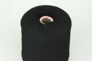 LANECARDATE s.p.a.  Art. VELA  Col. 1202 NERO ( Чёрный )  Состав: 90% Меринос ( WV ), 10% Кашемир ( WS ).  Метраж пряжи: 1600м/100гр. (1/16) 
