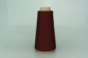 Пряжа из Италии сток от Loro Piana.  Art. WISH  Col. RED ( Красный )  Состав: 100% Меринос ( WV ).  Метраж пряжи: 4000м/100гр. ( 2/80 ) 
