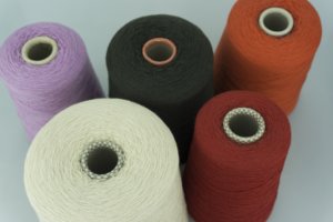 Бобинная пряжа из Италии Cariaggi артикул CASHMERE 100 