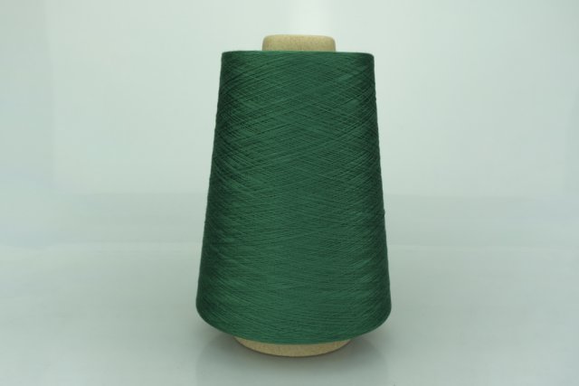 POZZI ELECTA. Art. SILKTEN Col. 1007 ( Зелёный ) Состав: 70% Тенсель ( Tencel ), 45% Шёлк ( SE ). Метраж пряжи: 2600м/100гр. ( 2/52 )