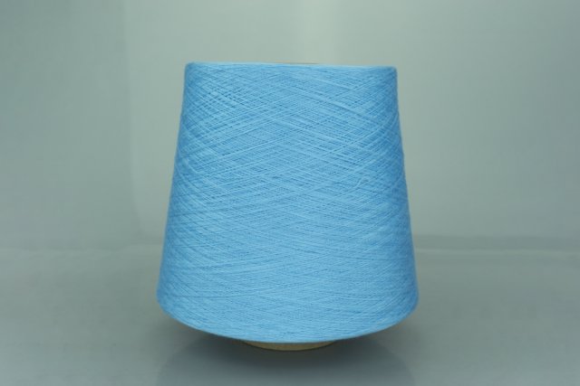 POZZI ELECTA. Art. SILKTEN Col. 1032 ( Небесно-голубой ) Состав: 70% Тенсель ( Tencel ), 45% Шёлк ( SE ). Метраж пряжи: 2600м/100гр. ( 2/52 )