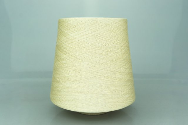 POZZI ELECTA. Art. SILKTEN Col. 1109 ( Ванильный ) Состав: 70% Тенсель ( Tencel ), 45% Шёлк ( SE ). Метраж пряжи: 2600м/100гр. ( 2/52 )