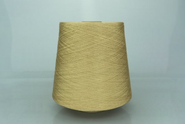 POZZI ELECTA.  Art. SILKTEN  Col. 1112 ( Медовый )  Состав: 70% Тенсель ( Tencel ), 45% Шёлк ( SE ).  Метраж пряжи: 2600м/100гр. ( 2/52 ) 