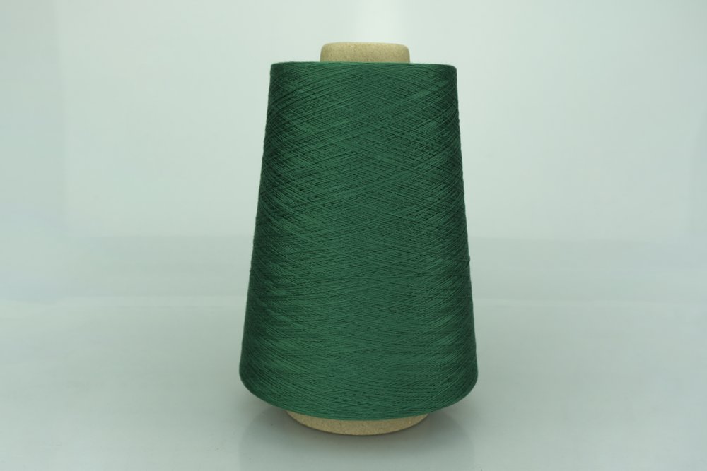 POZZI ELECTA. Art. SILKTEN Col. 1007 ( Зелёный ) Состав: 70% Тенсель ( Tencel ), 45% Шёлк ( SE ). Метраж пряжи: 2600м/100гр. ( 2/52 )