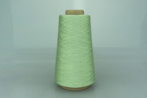 POZZI ELECTA.  Art. SILKTEN  Col. 1068 ( Салатовый )  Состав: 70% Тенсель ( Tencel ), 45% Шёлк ( SE ).  Метраж пряжи: 2600м/100гр. ( 2/52 ) 