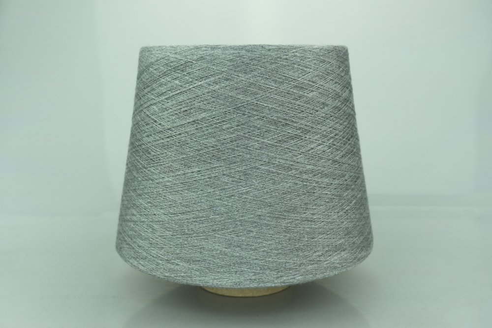 POZZI ELECTA. Art. SILKTEN Col. 1196 ( Жемчужно-серый ) Состав: 70% Тенсель ( Tencel ), 45% Шёлк ( SE ). Метраж пряжи: 2600м/100гр. ( 2/52 )