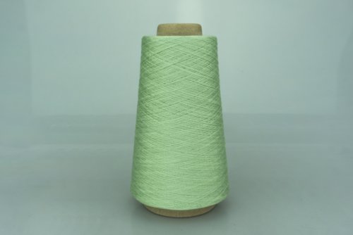 POZZI ELECTA.  Art. SILKTEN  Col. 1068 ( Салатовый )  Состав: 70% Тенсель ( Tencel ), 45% Шёлк ( SE ).  Метраж пряжи: 2600м/100гр. ( 2/52 ) 