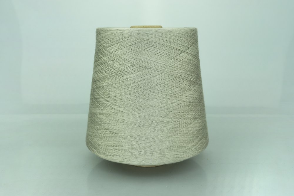 POZZI ELECTA.  Art. SILKTEN  Col. 1095 ( Тауп светлый )  Состав: 70% Тенсель ( Tencel ), 45% Шёлк ( SE ).  Метраж пряжи: 2600м/100гр. ( 2/52 ) 