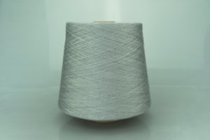 POZZI ELECTA.  Art. SILKTEN  Col. 1104 ( Алюминиевый )  Состав: 70% Тенсель ( Tencel ), 45% Шёлк ( SE ).  Метраж пряжи: 2600м/100гр. ( 2/52 ) 