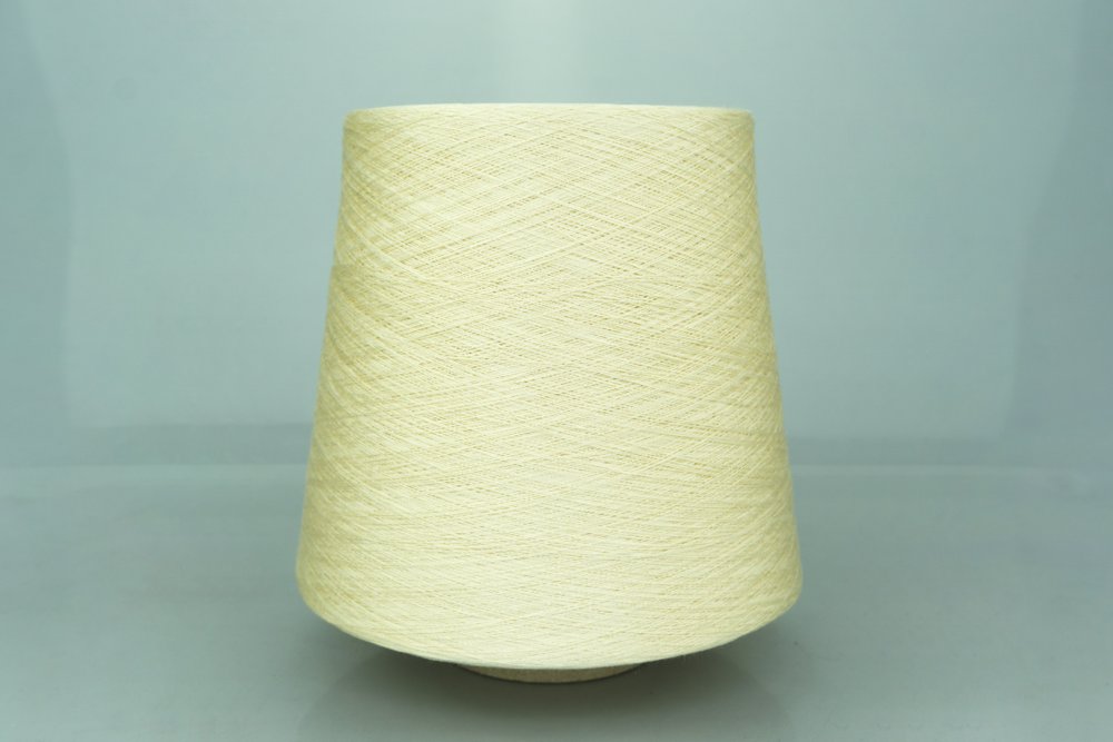POZZI ELECTA.  Art. SILKTEN  Col. 1109 ( Ванильный )  Состав: 70% Тенсель ( Tencel ), 45% Шёлк ( SE ).  Метраж пряжи: 2600м/100гр. ( 2/52 ) 