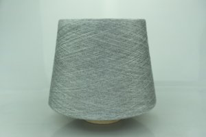 POZZI ELECTA.  Art. SILKTEN  Col. 1196 ( Жемчужно-серый )  Состав: 70% Тенсель ( Tencel ), 45% Шёлк ( SE ).  Метраж пряжи: 2600м/100гр. ( 2/52 ) 