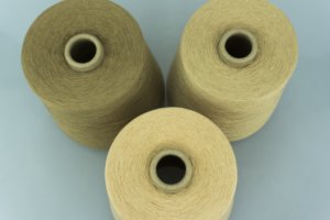 Итальянская бобинная пряжа шёлк с тенсель